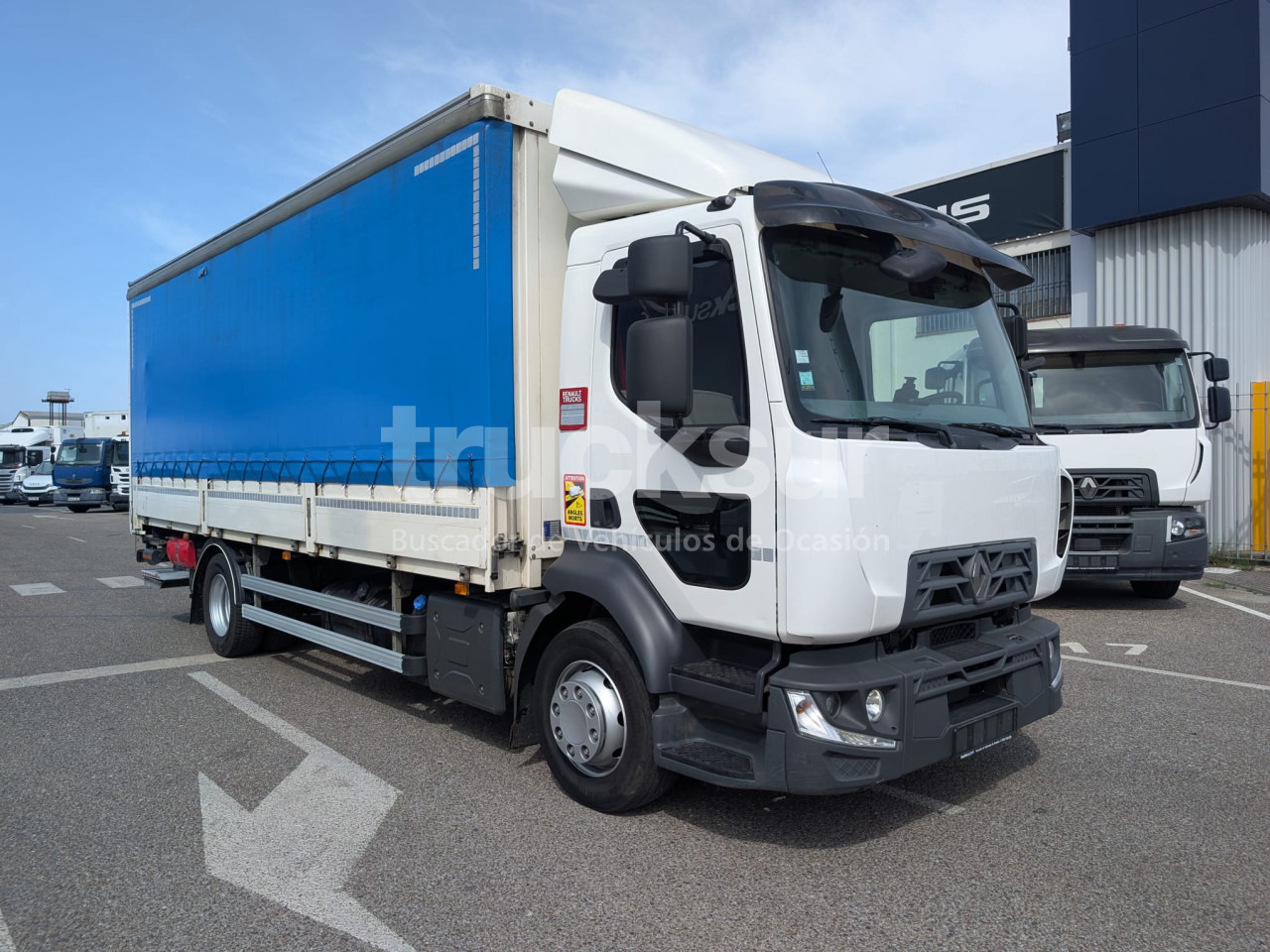 RENAULT D240.12 - Curtain side truck: picture 2 RENAULT D240.12 - Curtain side truck: picture 2