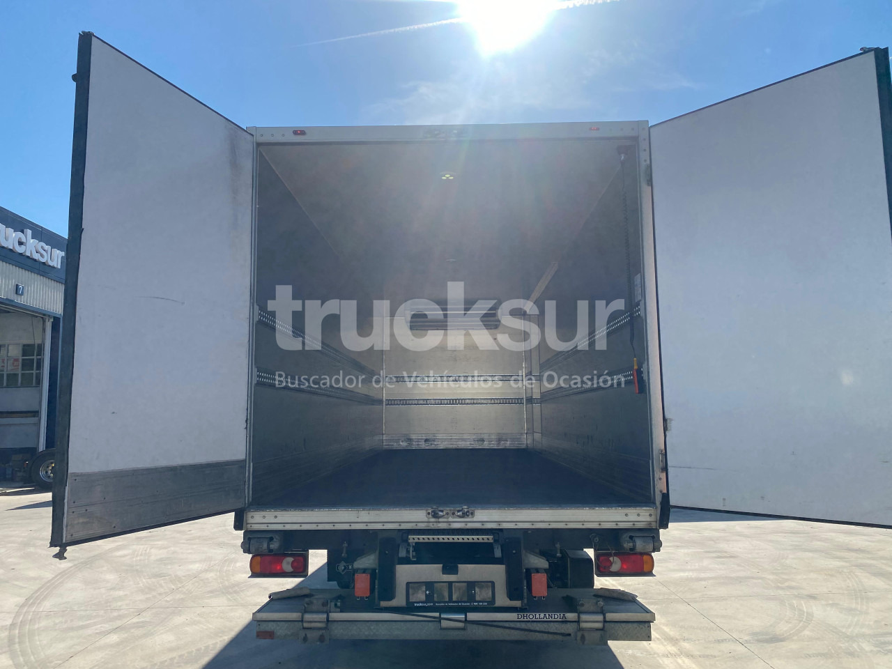 RENAULT D240.13 - Refrigerator truck: picture 5 RENAULT D240.13 - Refrigerator truck: picture 5