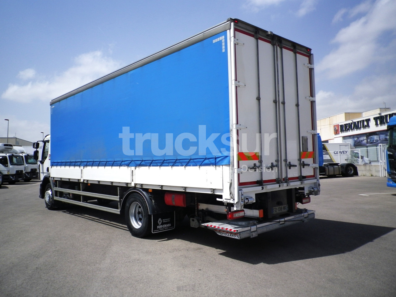 RENAULT D320.18 - Curtain side truck: picture 5 RENAULT D320.18 - Curtain side truck: picture 5