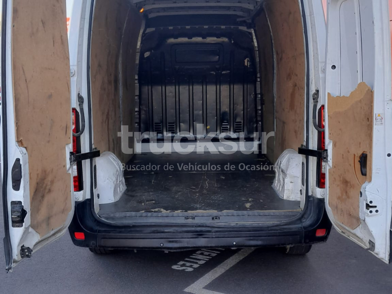 RENAULT MASTER 130.35 L3H2 E6 - Closed box van: picture 5 RENAULT MASTER 130.35 L3H2 E6 - Closed box van: picture 5