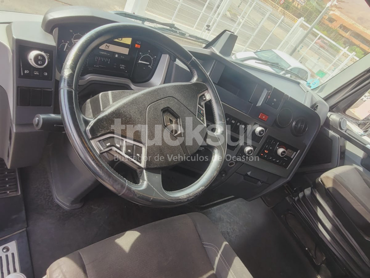 Tractor unit RENAULT T480 HIGH SLEEPER CAB: picture 8 Tractor unit RENAULT T480 HIGH SLEEPER CAB: picture 8