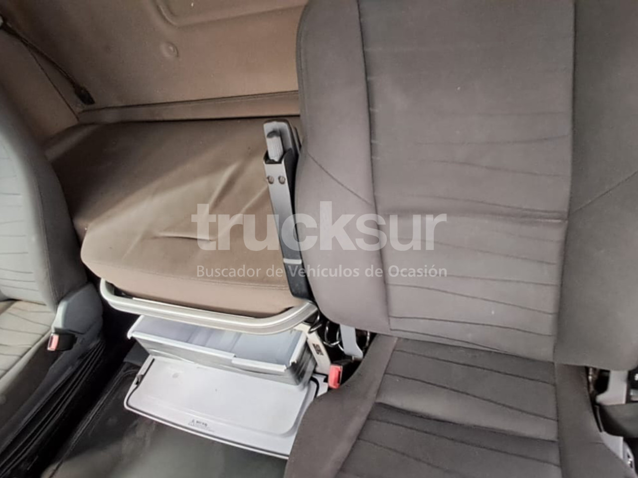 SCANIA R450 - Tractor unit: picture 5 SCANIA R450 - Tractor unit: picture 5