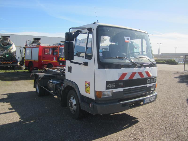 DAF 45 ATI 130 - Hook lift truck: picture 1 DAF 45 ATI 130 - Hook lift truck: picture 1