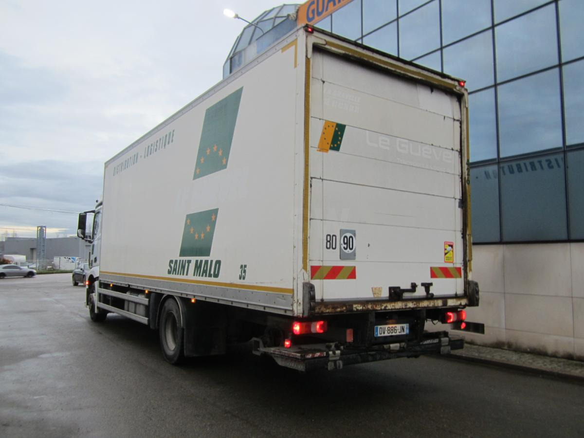 Mercedes Actros 1833 - Box truck: picture 5 Mercedes Actros 1833 - Box truck: picture 5
