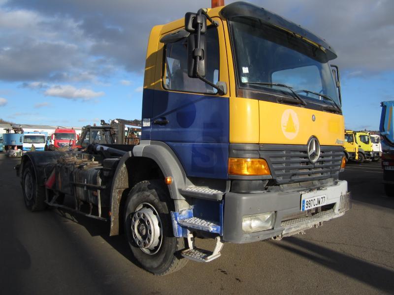 Mercedes Atego 1823 - Hook lift truck: picture 2 Mercedes Atego 1823 - Hook lift truck: picture 2