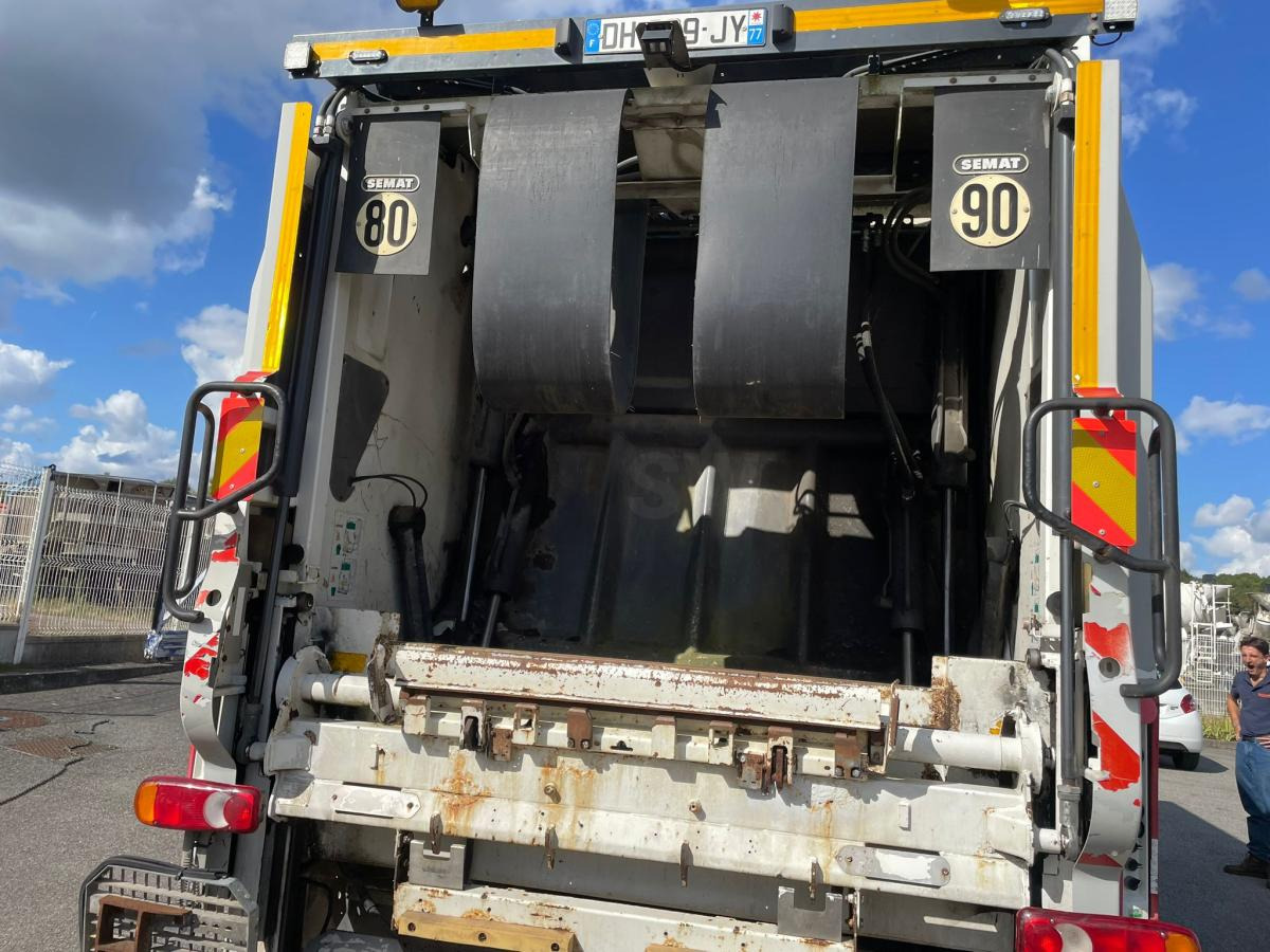 Renault Premium 270 DXI - Garbage truck: picture 3 Renault Premium 270 DXI - Garbage truck: picture 3