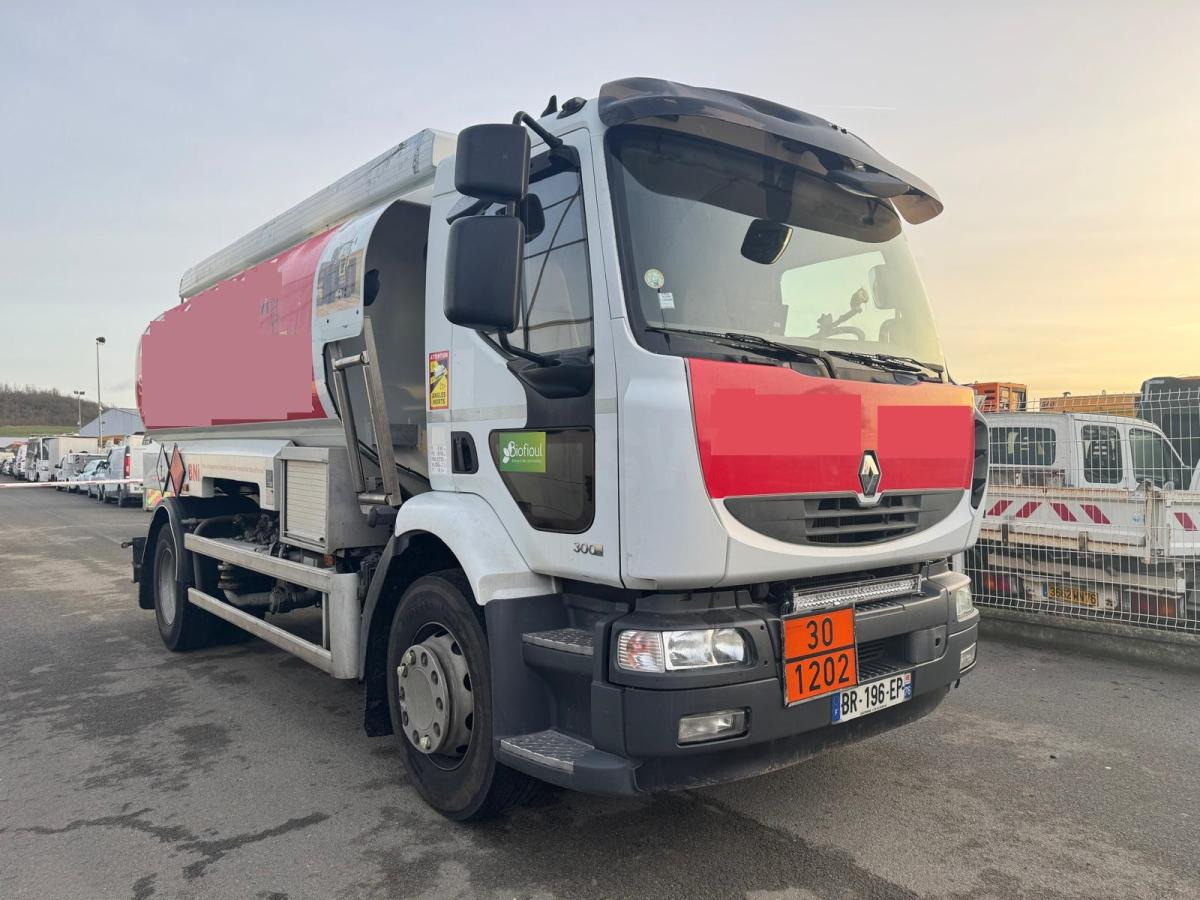 Renault Premium 300 DXI - Tanker truck: picture 3 Renault Premium 300 DXI - Tanker truck: picture 3