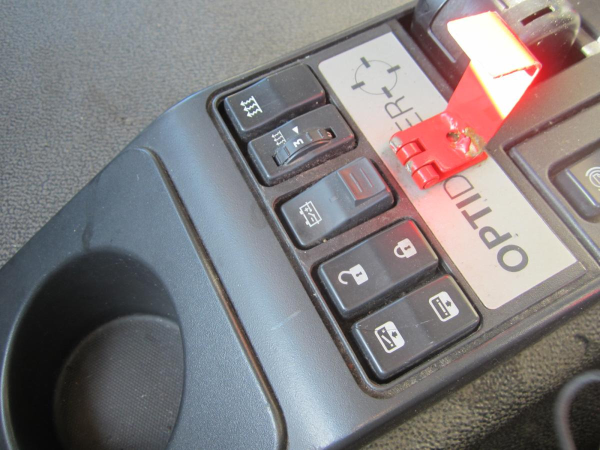 Tractor unit Renault Premium 460 DXI: picture 8 Tractor unit Renault Premium 460 DXI: picture 8