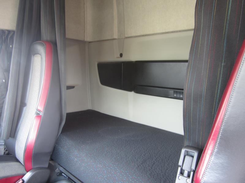 Tractor unit Volvo FMX 460: picture 8 Tractor unit Volvo FMX 460: picture 8