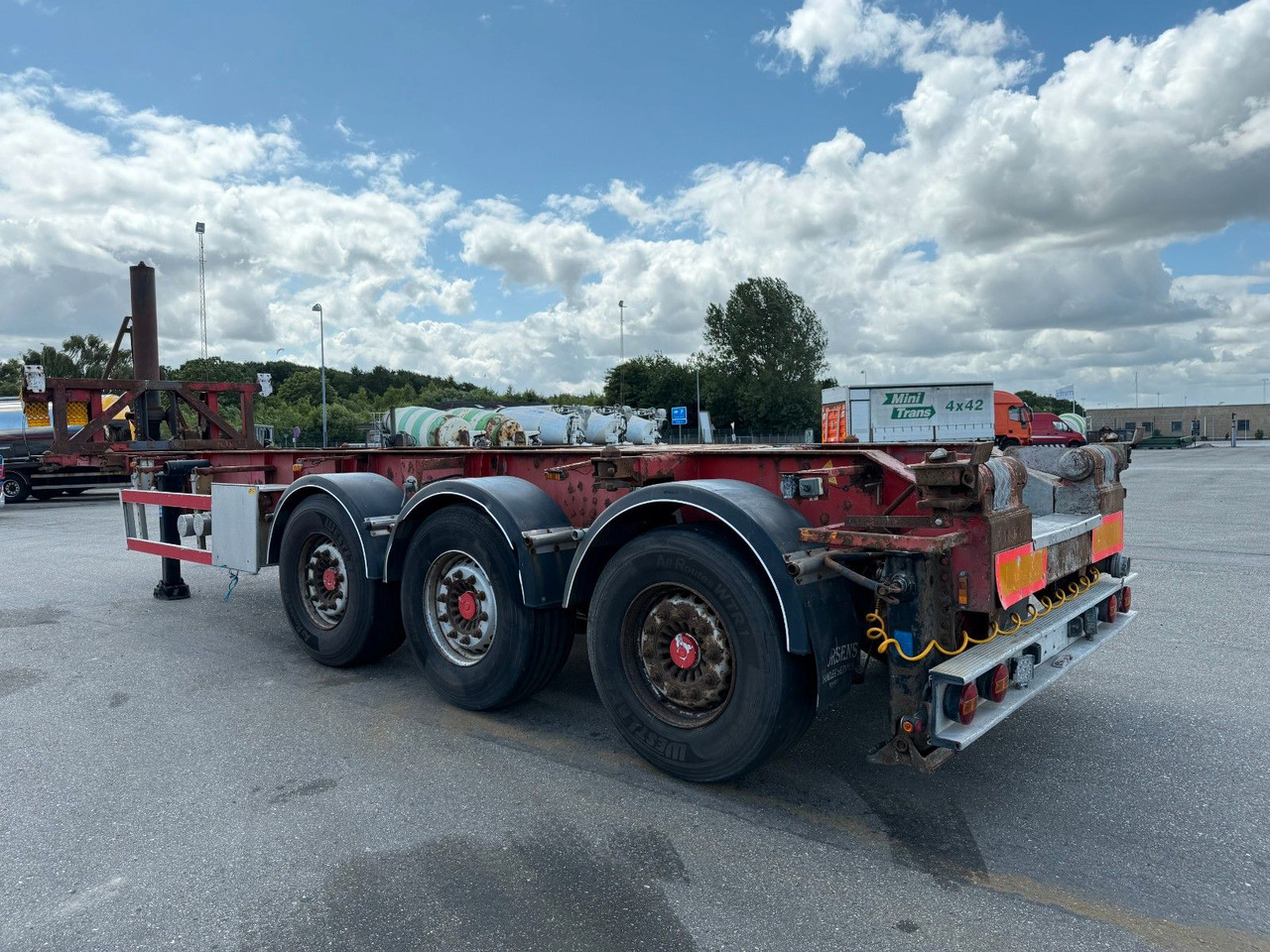 Lag 3 Axle 30" Container Tipper Chassis Lag 3 Axle 30" Container Tipper Chassis - Tipper semi-trailer: picture 4 Lag 3 Axle 30" Container Tipper Chassis Lag 3 Axle 30" Container Tipper Chassis - Tipper semi-trailer: picture 4