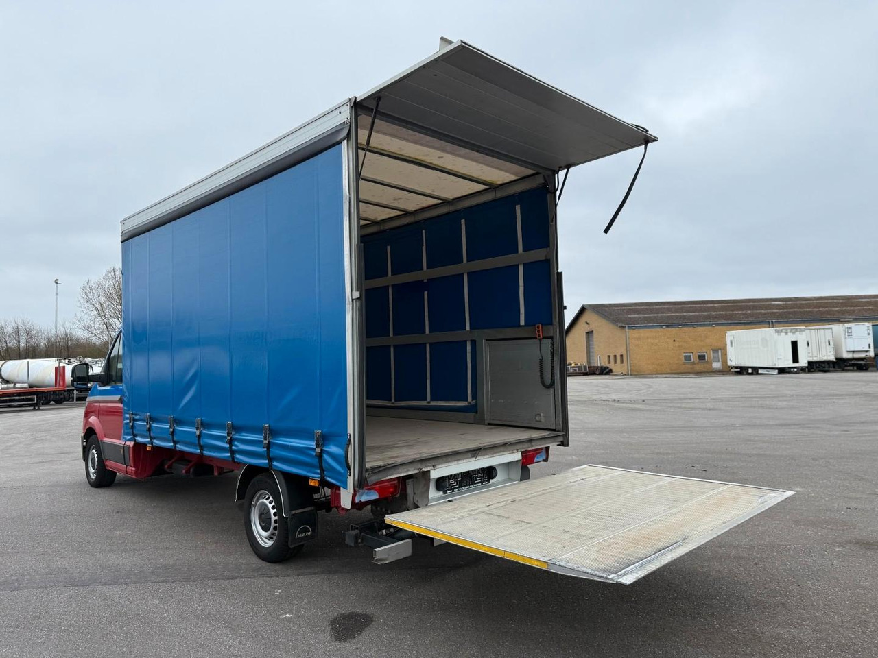 MAN TGE 2.0 TDI 3.180 Plane - Automat - Zepro - AC - Curtain side van: picture 5 MAN TGE 2.0 TDI 3.180 Plane - Automat - Zepro - AC - Curtain side van: picture 5