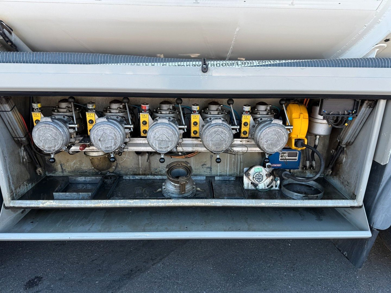 MAN TGS 35.480 8x2*6 23.000 l. ADR Euro 6 Tanktruck - Tanker truck: picture 5 MAN TGS 35.480 8x2*6 23.000 l. ADR Euro 6 Tanktruck - Tanker truck: picture 5