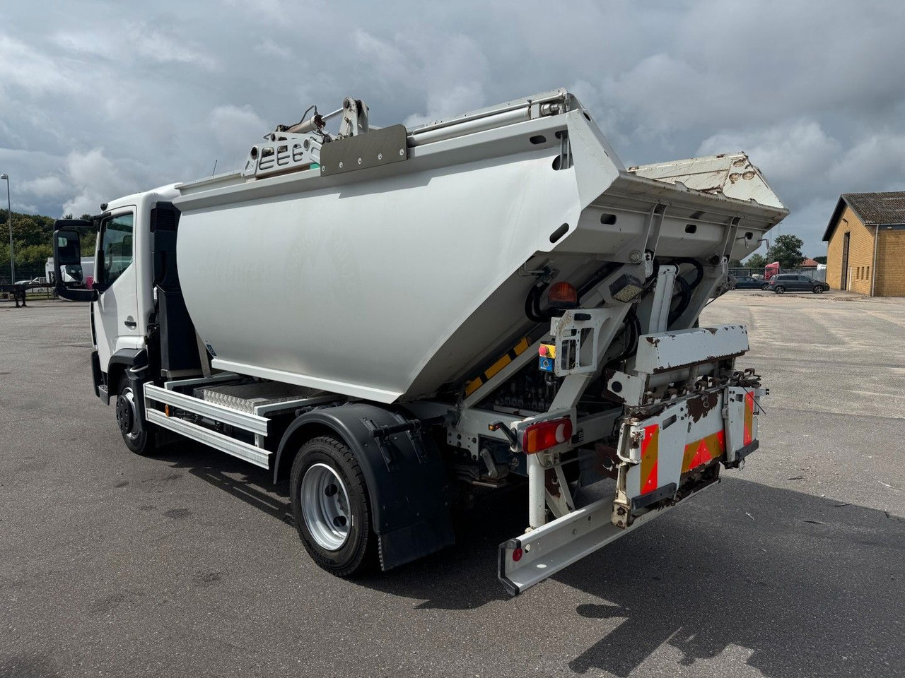 Renault D7.5 180 4x2 Semat/Techno Azimut 8 m3 Garbage - Garbage truck: picture 4 Renault D7.5 180 4x2 Semat/Techno Azimut 8 m3 Garbage - Garbage truck: picture 4