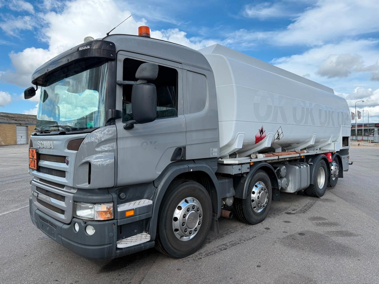 Scania P400 8x2*6 HMK Bilcon 24.000 l. ADR Euro 5 - Tanker truck: picture 1 Scania P400 8x2*6 HMK Bilcon 24.000 l. ADR Euro 5 - Tanker truck: picture 1