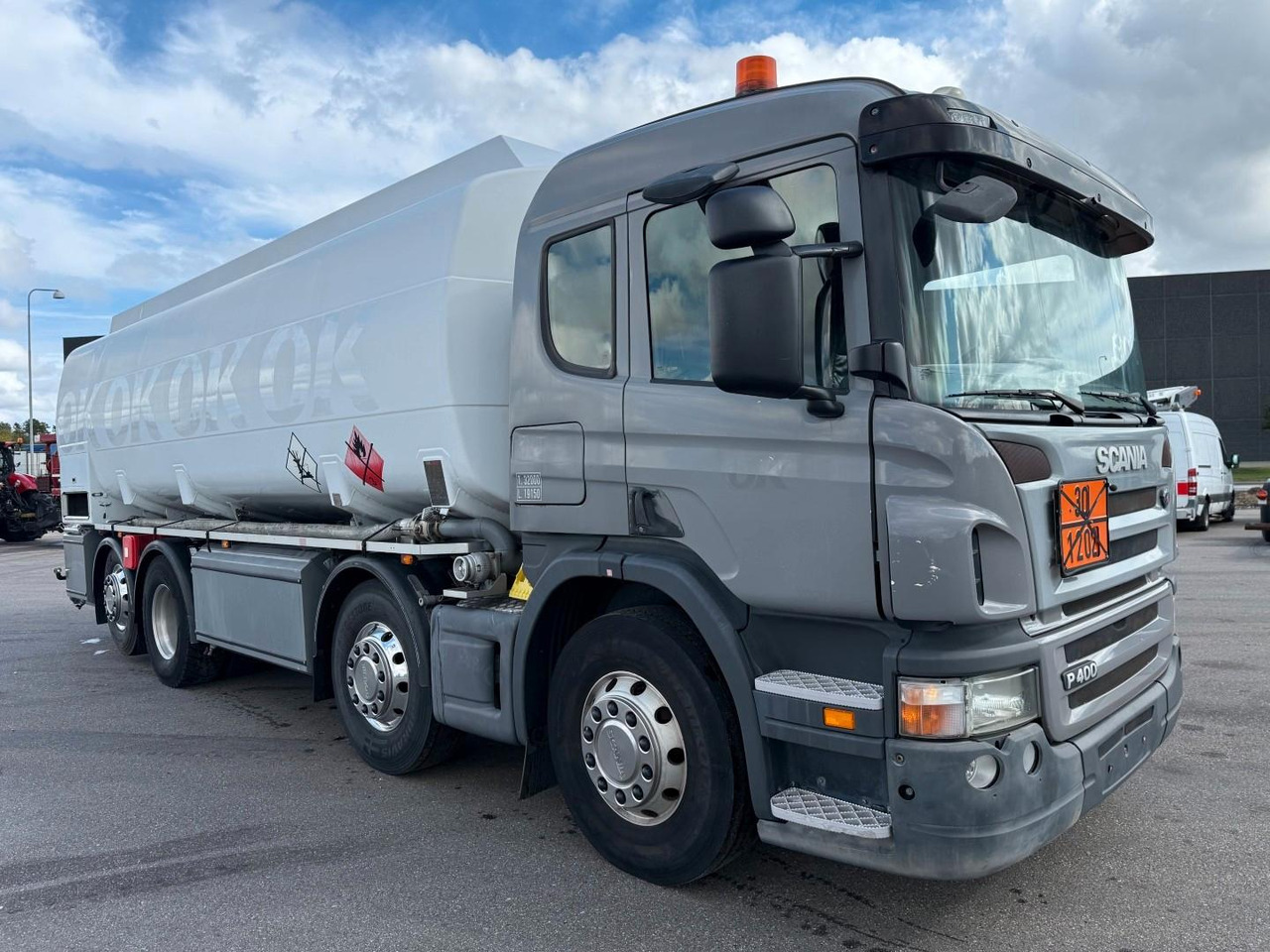 Scania P400 8x2*6 HMK Bilcon 24.000 l. ADR Euro 5 - Tanker truck: picture 2 Scania P400 8x2*6 HMK Bilcon 24.000 l. ADR Euro 5 - Tanker truck: picture 2
