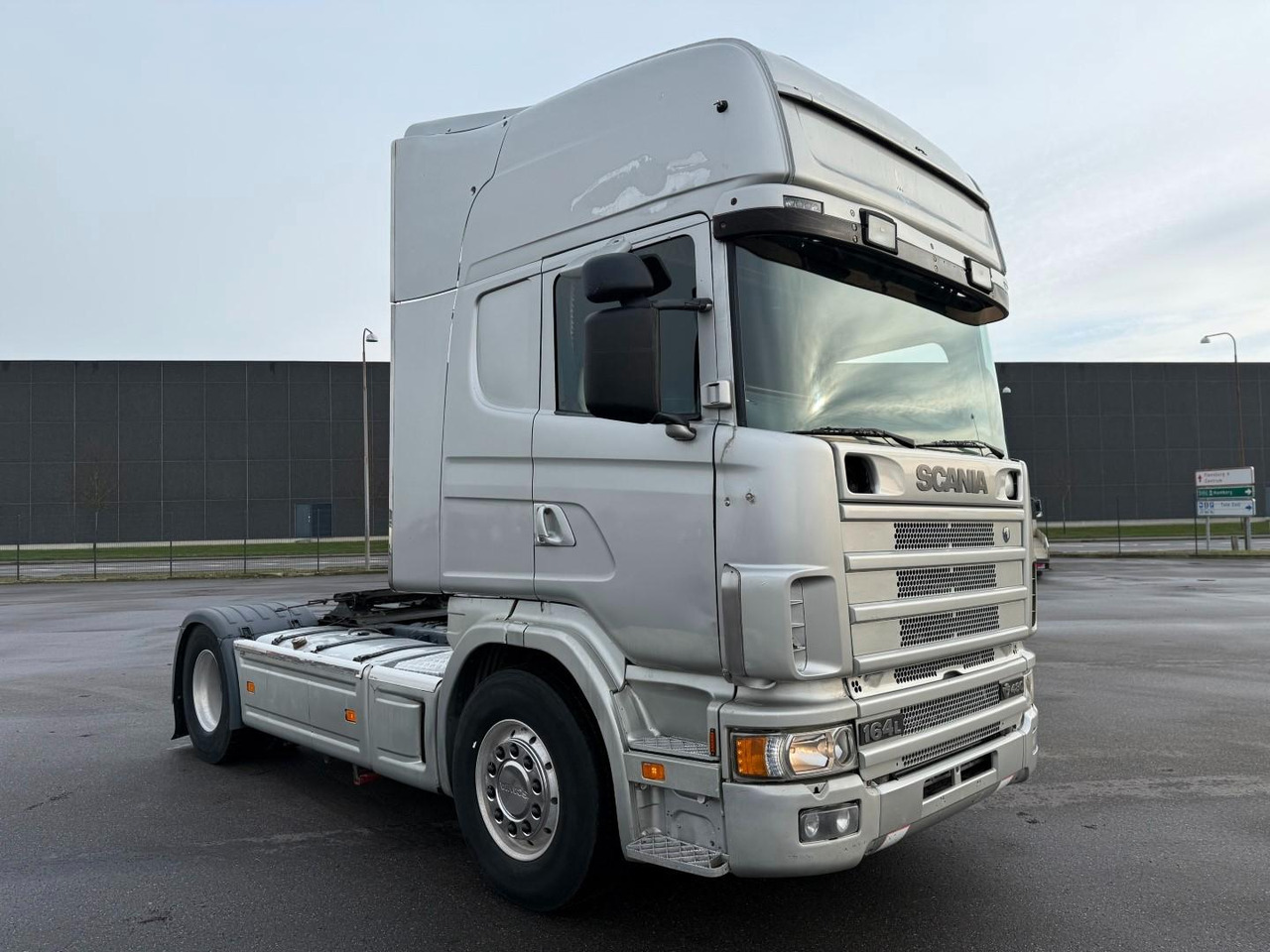Scania R164/480 V8 4x2 Topline / Retarder Scania R164/480 V8 4x2 Topline / Retarder - Tractor unit: picture 2 Scania R164/480 V8 4x2 Topline / Retarder Scania R164/480 V8 4x2 Topline / Retarder - Tractor unit: picture 2