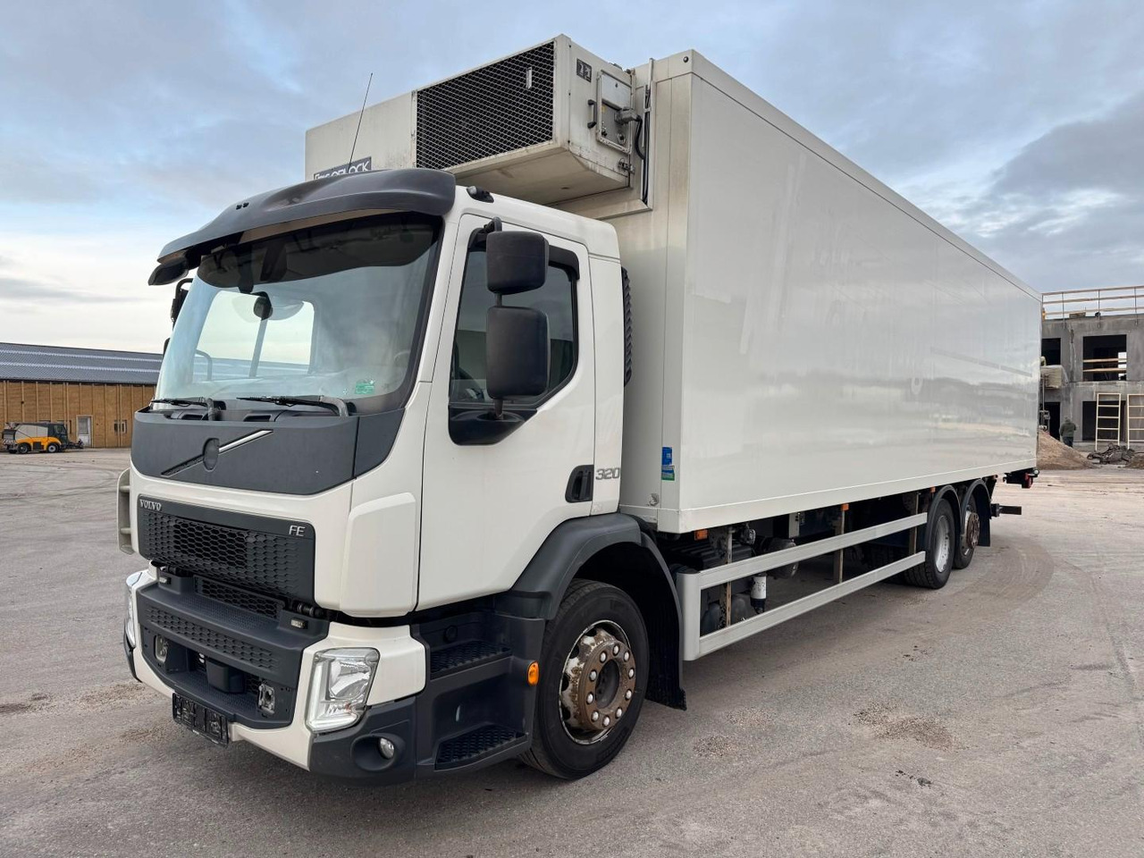Volvo FE320 6x2*4 Frigoblock FK25SL 9.9 m Frigobox - Refrigerator truck: picture 1 Volvo FE320 6x2*4 Frigoblock FK25SL 9.9 m Frigobox - Refrigerator truck: picture 1