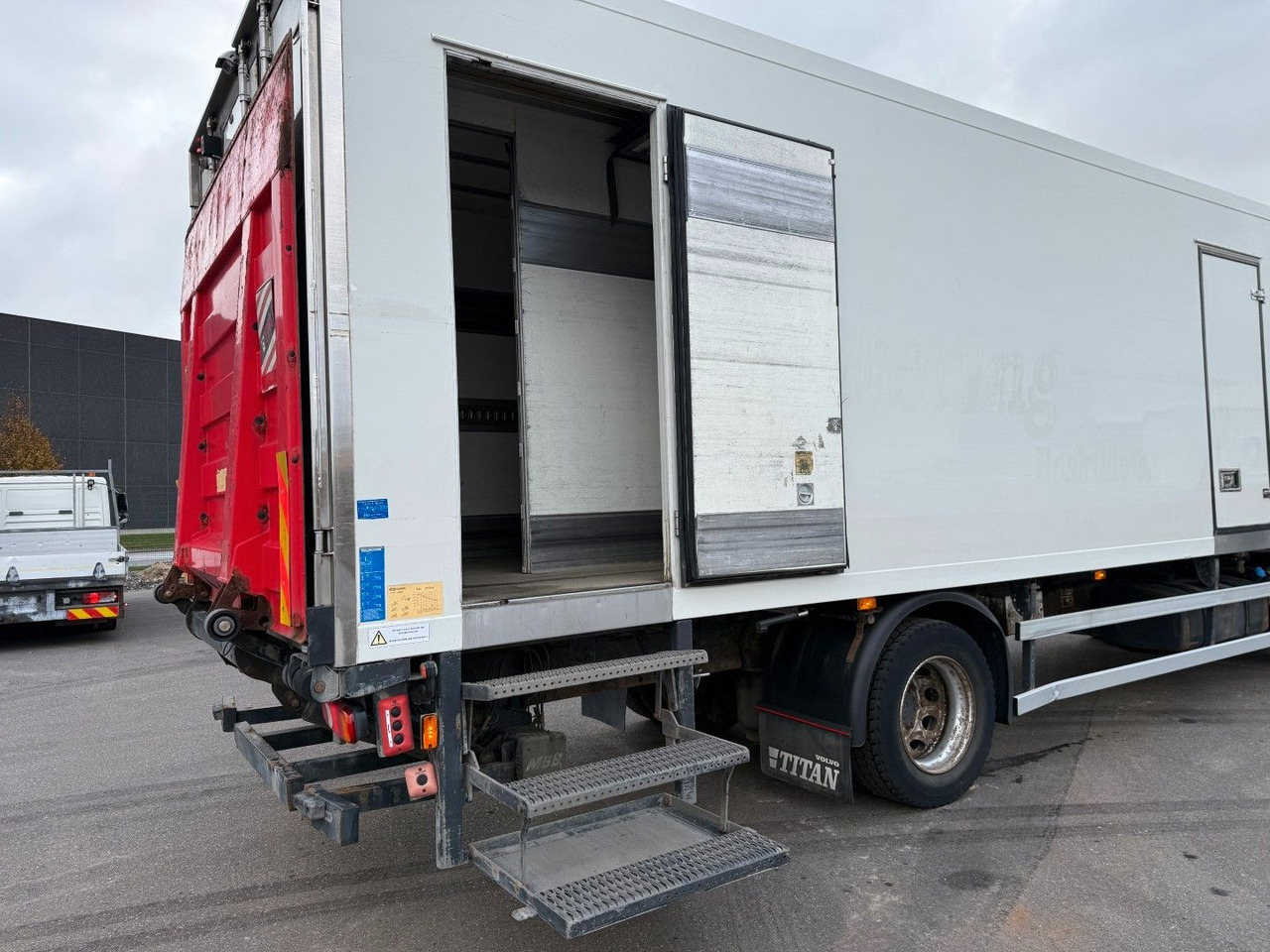 Refrigerator truck Volvo FL290 4x2 Thermo King T1200-R Euro 5: picture 14 Refrigerator truck Volvo FL290 4x2 Thermo King T1200-R Euro 5: picture 14