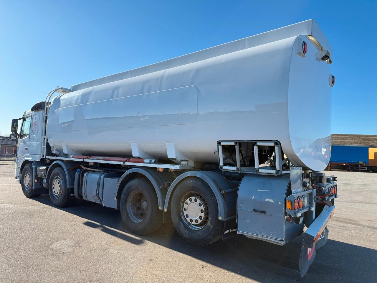 Volvo FM460 8x2*6 24.000 l. ADR Tank Volvo FM460 8x2*6 24.000 l. ADR Tanktruck - Tanker truck: picture 4 Volvo FM460 8x2*6 24.000 l. ADR Tank Volvo FM460 8x2*6 24.000 l. ADR Tanktruck - Tanker truck: picture 4