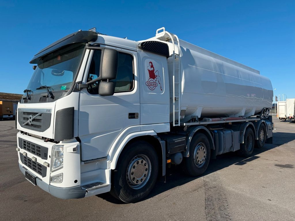 Volvo FM460 8x2*6 24.000 l. ADR Tank Volvo FM460 8x2*6 24.000 l. ADR Tanktruck - Tanker truck: picture 1 Volvo FM460 8x2*6 24.000 l. ADR Tank Volvo FM460 8x2*6 24.000 l. ADR Tanktruck - Tanker truck: picture 1