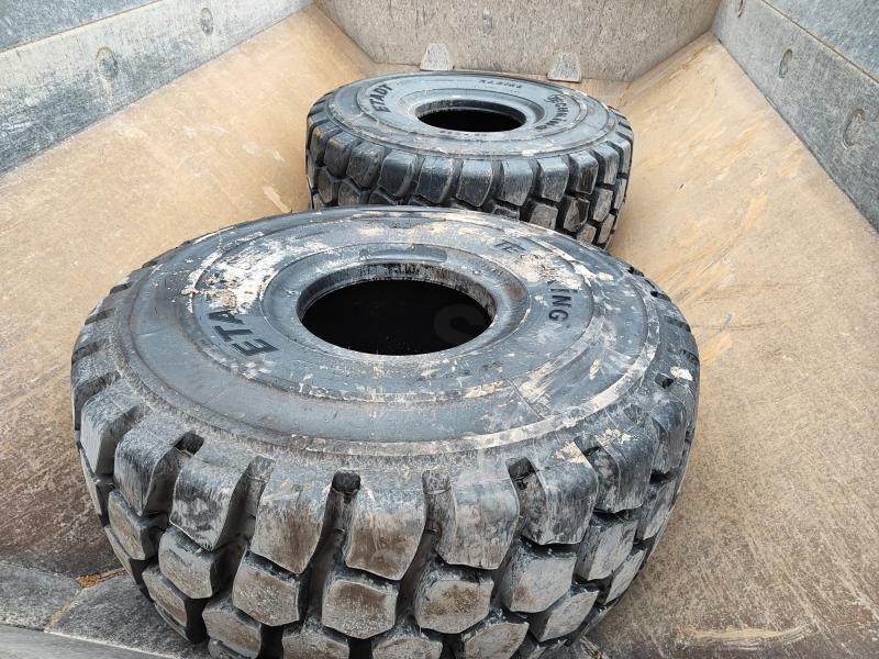 Articulated dumper Caterpillar 740: picture 9