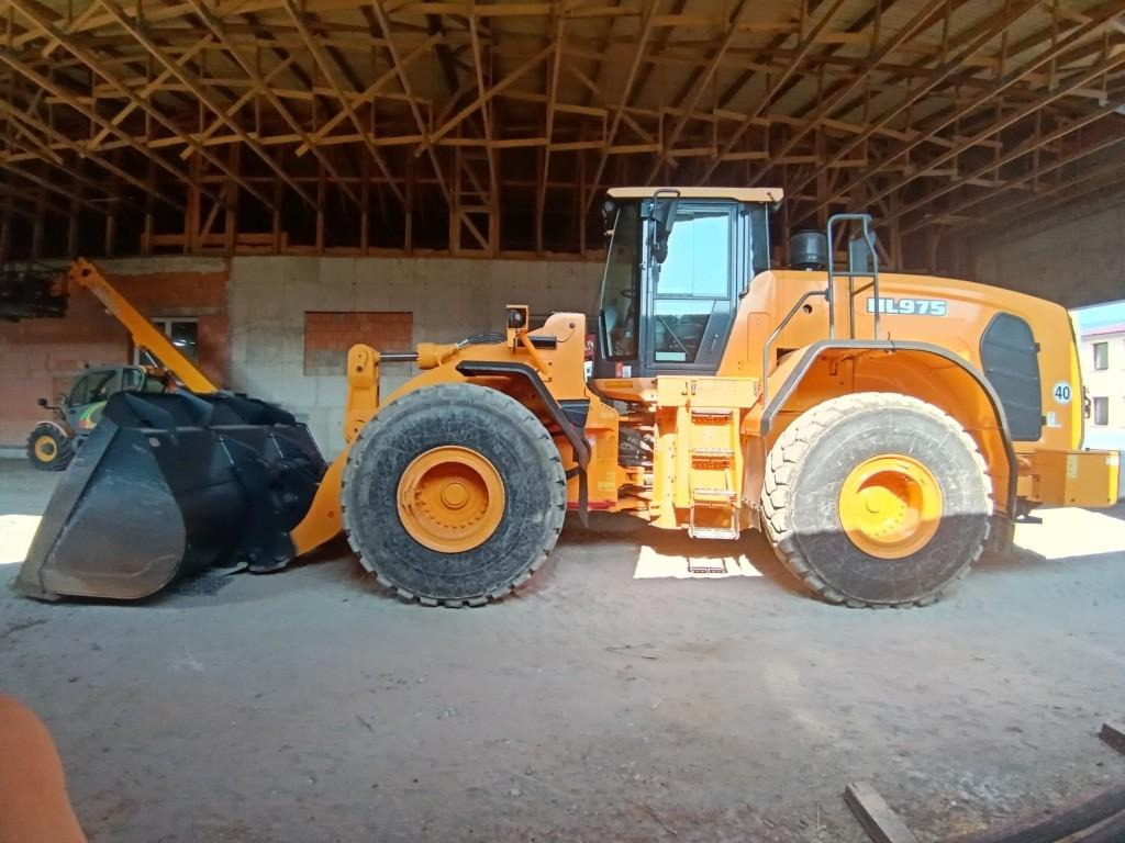Hyundai HL975 - Wheel loader: picture 1 Hyundai HL975 - Wheel loader: picture 1