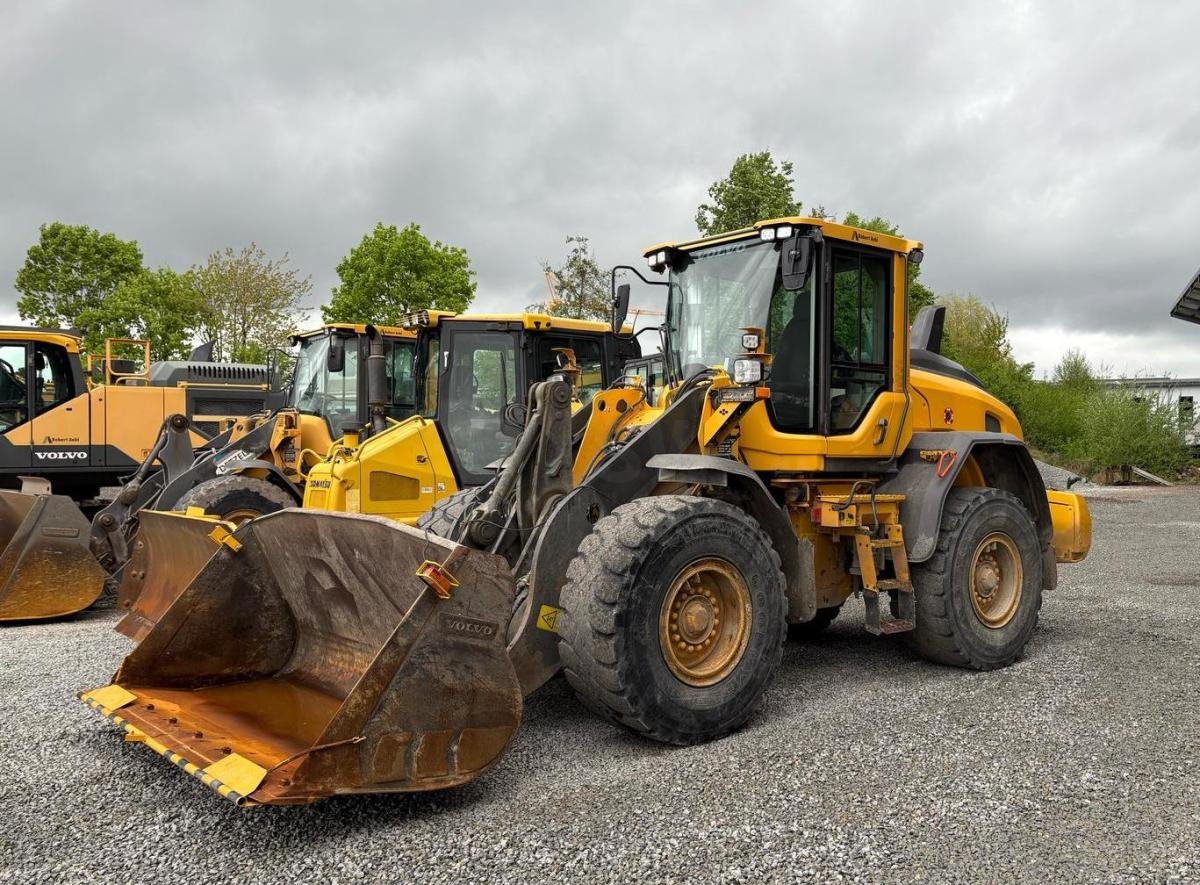 Volvo L70H - Wheel loader: picture 2 Volvo L70H - Wheel loader: picture 2