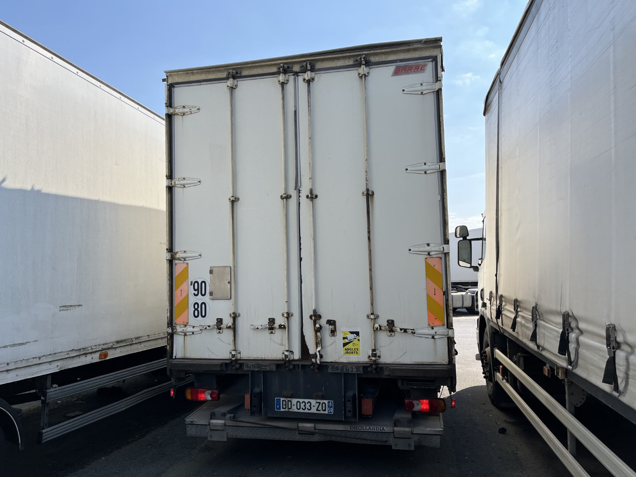 DAF LF 220 - Curtain side truck: picture 2 DAF LF 220 - Curtain side truck: picture 2