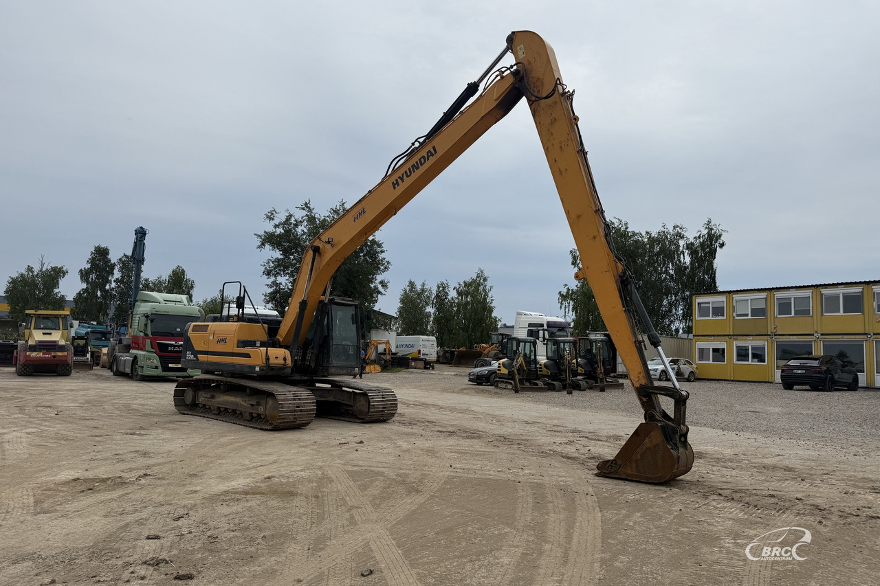 Hyundai HX220LR - Crawler excavator: picture 2 Hyundai HX220LR - Crawler excavator: picture 2