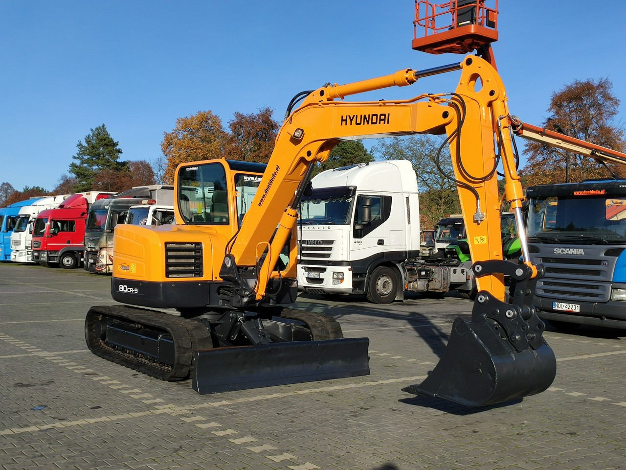 Hyundai ROBEX 80CR-9 2013r 8,3 tony - Crawler excavator: picture 1 Hyundai ROBEX 80CR-9 2013r 8,3 tony - Crawler excavator: picture 1