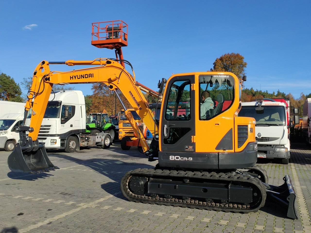 Hyundai ROBEX 80CR-9 2013r 8,3 tony - Crawler excavator: picture 3 Hyundai ROBEX 80CR-9 2013r 8,3 tony - Crawler excavator: picture 3