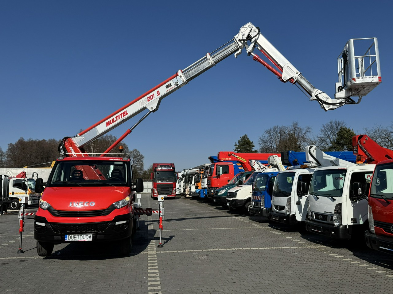 Iveco Daily 35S12 - Truck mounted aerial platform: picture 2 Iveco Daily 35S12 - Truck mounted aerial platform: picture 2