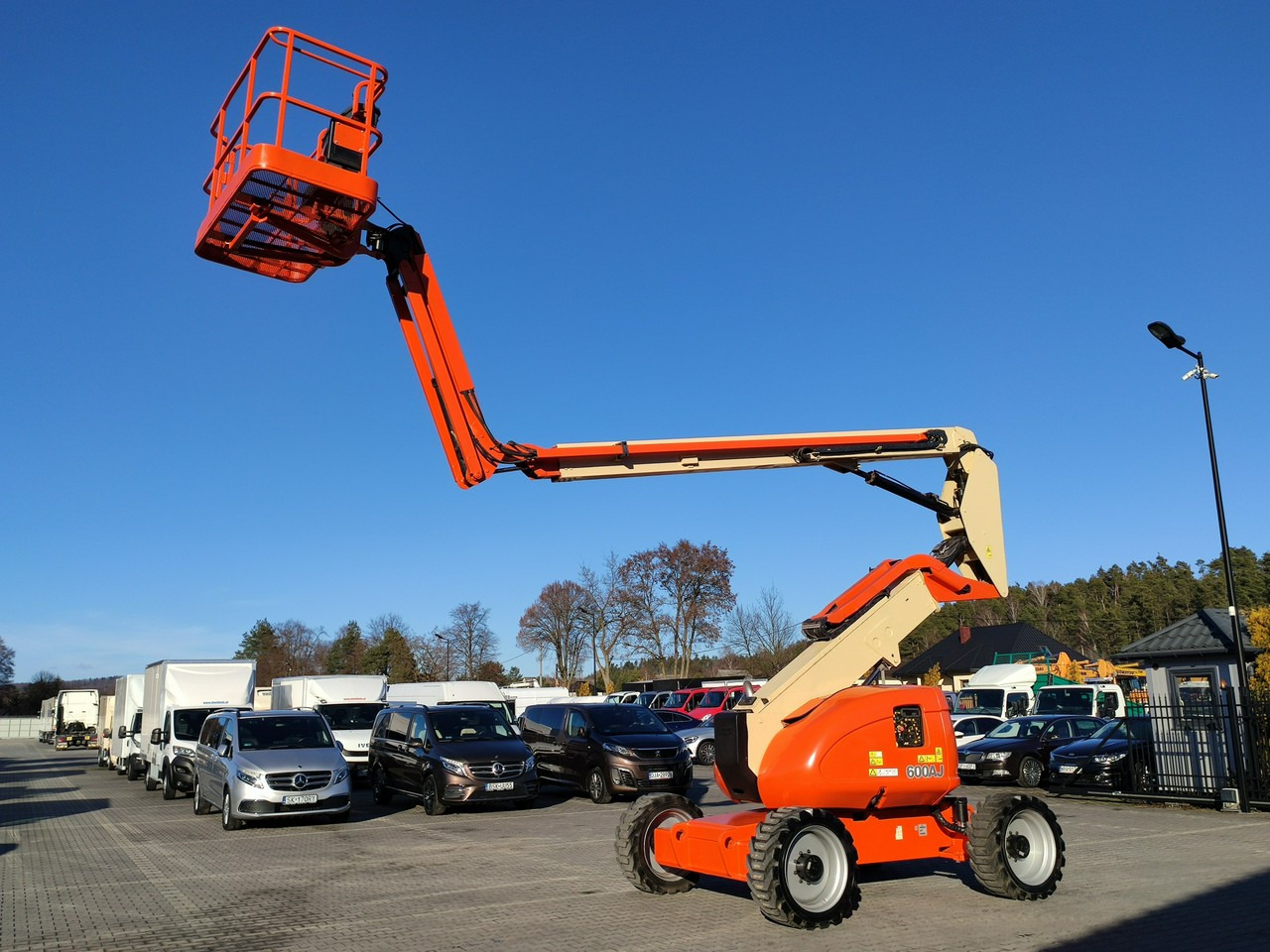 JLG 600AJ 4x4 PODNOŚNIK PRZEGUBOWY - Articulated boom: picture 1 JLG 600AJ 4x4 PODNOŚNIK PRZEGUBOWY - Articulated boom: picture 1