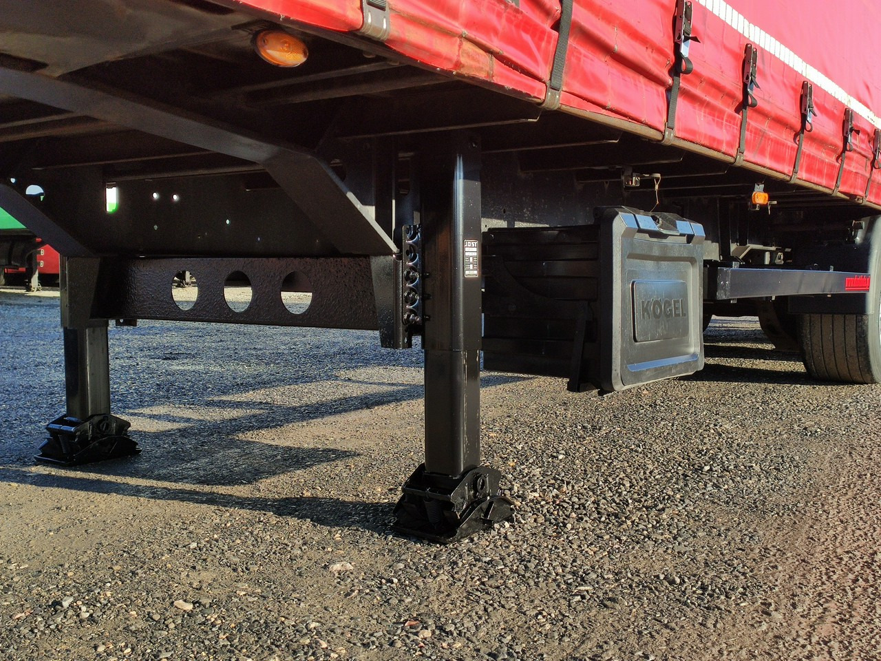 Kogel SN24 Firana Mega Oś Podnoszona - Curtainsider semi-trailer: picture 4 Kogel SN24 Firana Mega Oś Podnoszona - Curtainsider semi-trailer: picture 4