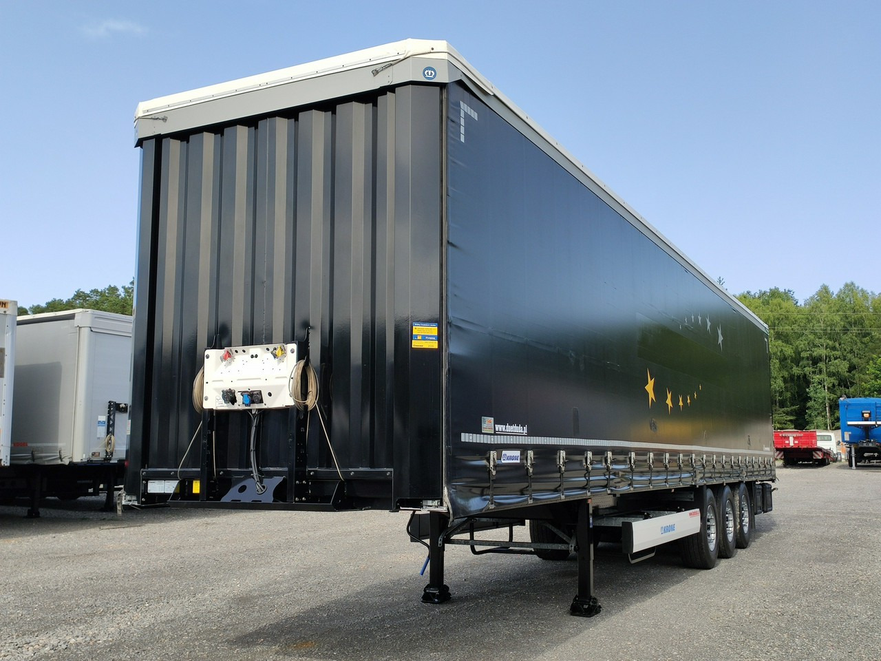 Krone SD Standard 3 Osie Multilock - Curtainsider semi-trailer: picture 4 Krone SD Standard 3 Osie Multilock - Curtainsider semi-trailer: picture 4