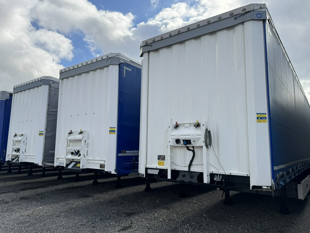 Krone Standard OŚ Podnoszona SAF 2017r - Curtainsider semi-trailer: picture 2 Krone Standard OŚ Podnoszona SAF 2017r - Curtainsider semi-trailer: picture 2