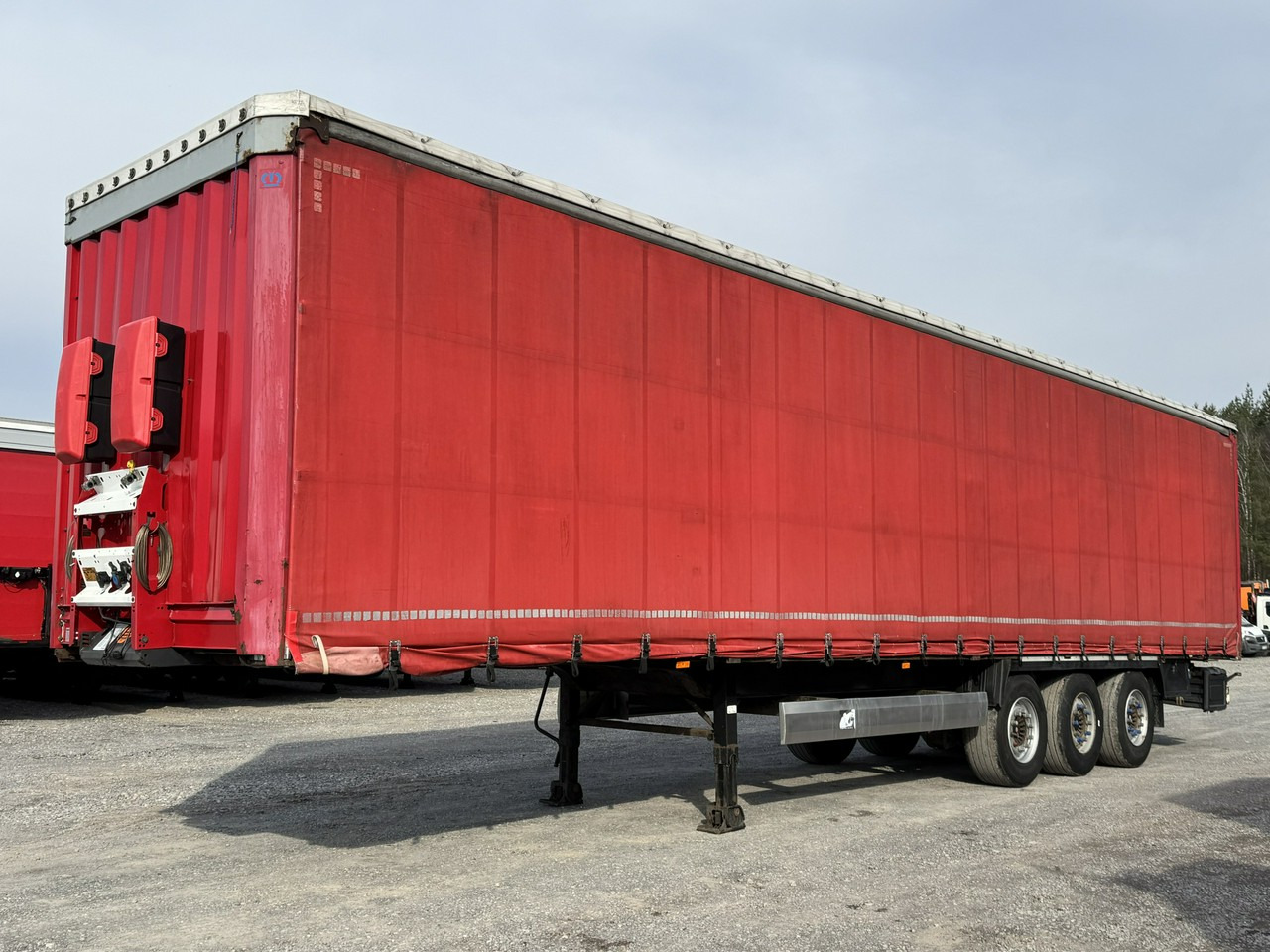 Krone Standard OŚ Podnoszona SAF - Curtainsider semi-trailer: picture 1 Krone Standard OŚ Podnoszona SAF - Curtainsider semi-trailer: picture 1