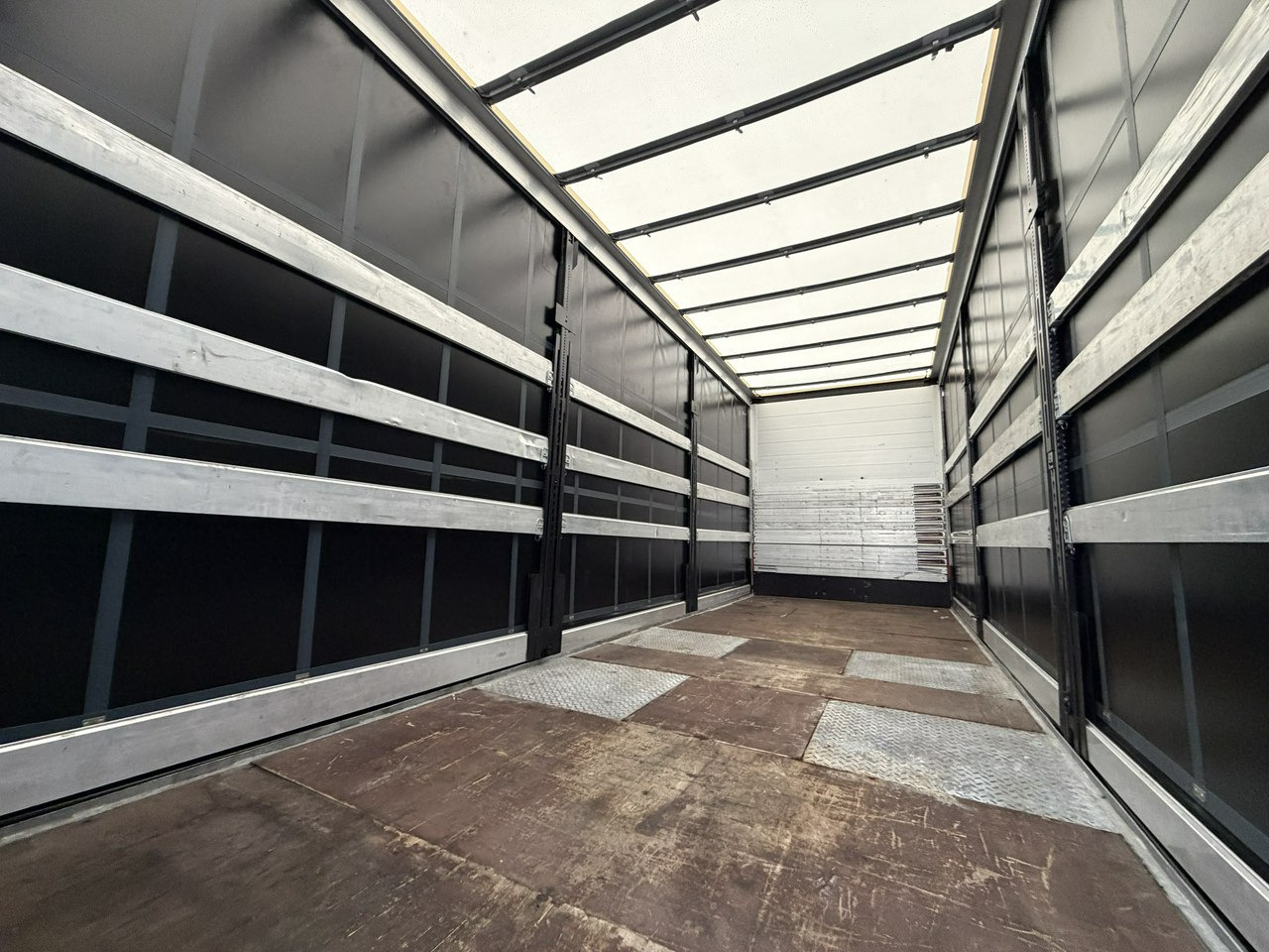 MAN TGX 24.440 6X2 E6 Przyczepa G.T.S PTT18S Tandem Zestaw 120 m3 - Curtain side truck: picture 3 MAN TGX 24.440 6X2 E6 Przyczepa G.T.S PTT18S Tandem Zestaw 120 m3 - Curtain side truck: picture 3