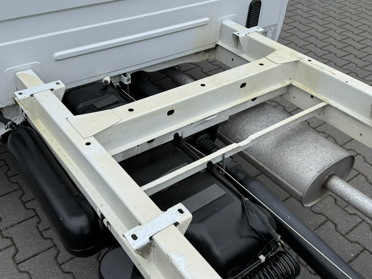 Cab chassis truck Mercedes Sprinter: picture 22