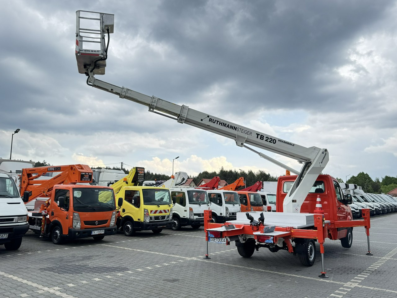 Mercedes Sprinter - Truck mounted aerial platform: picture 2 Mercedes Sprinter - Truck mounted aerial platform: picture 2