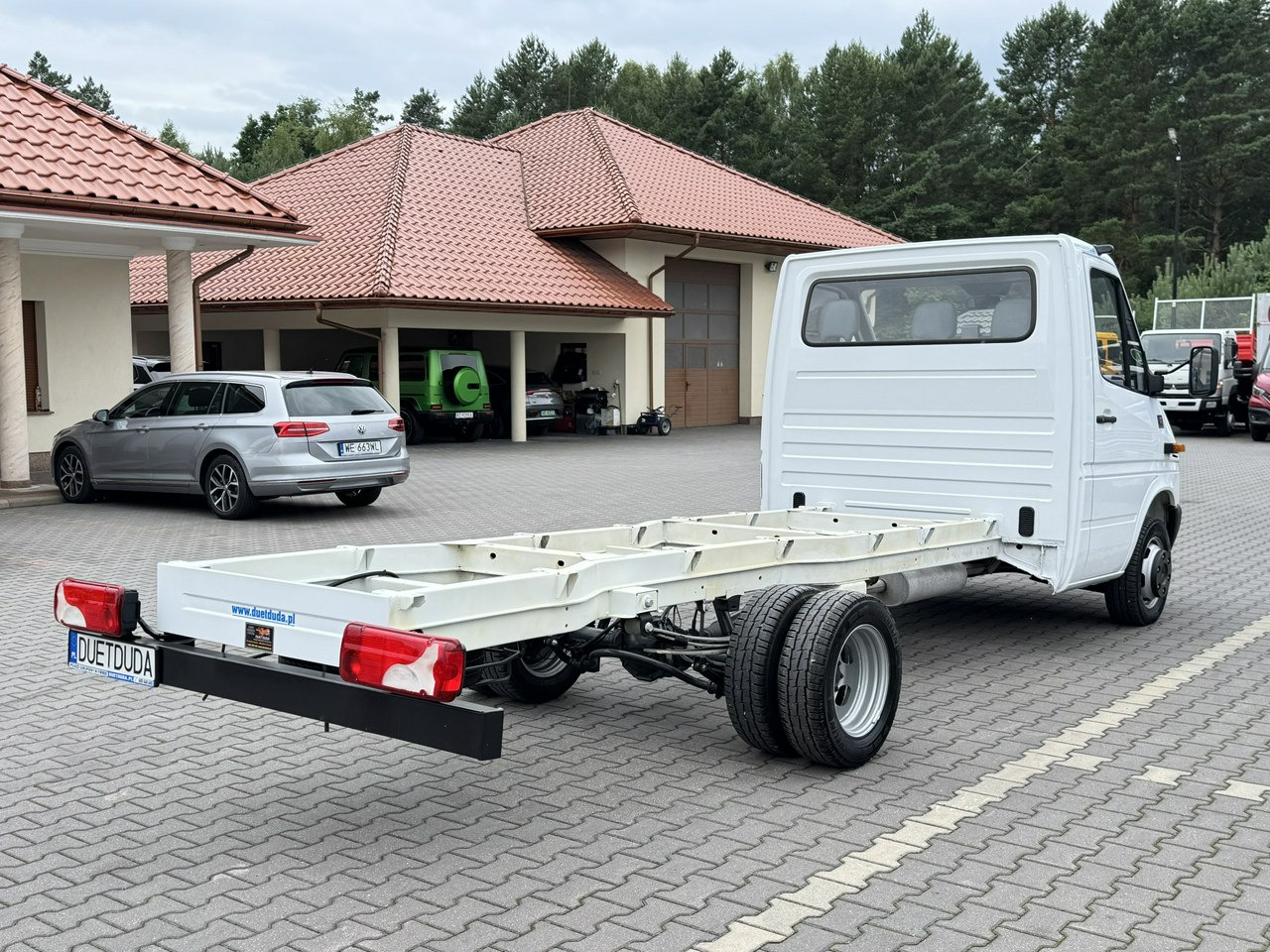Cab chassis truck Mercedes Sprinter: picture 17