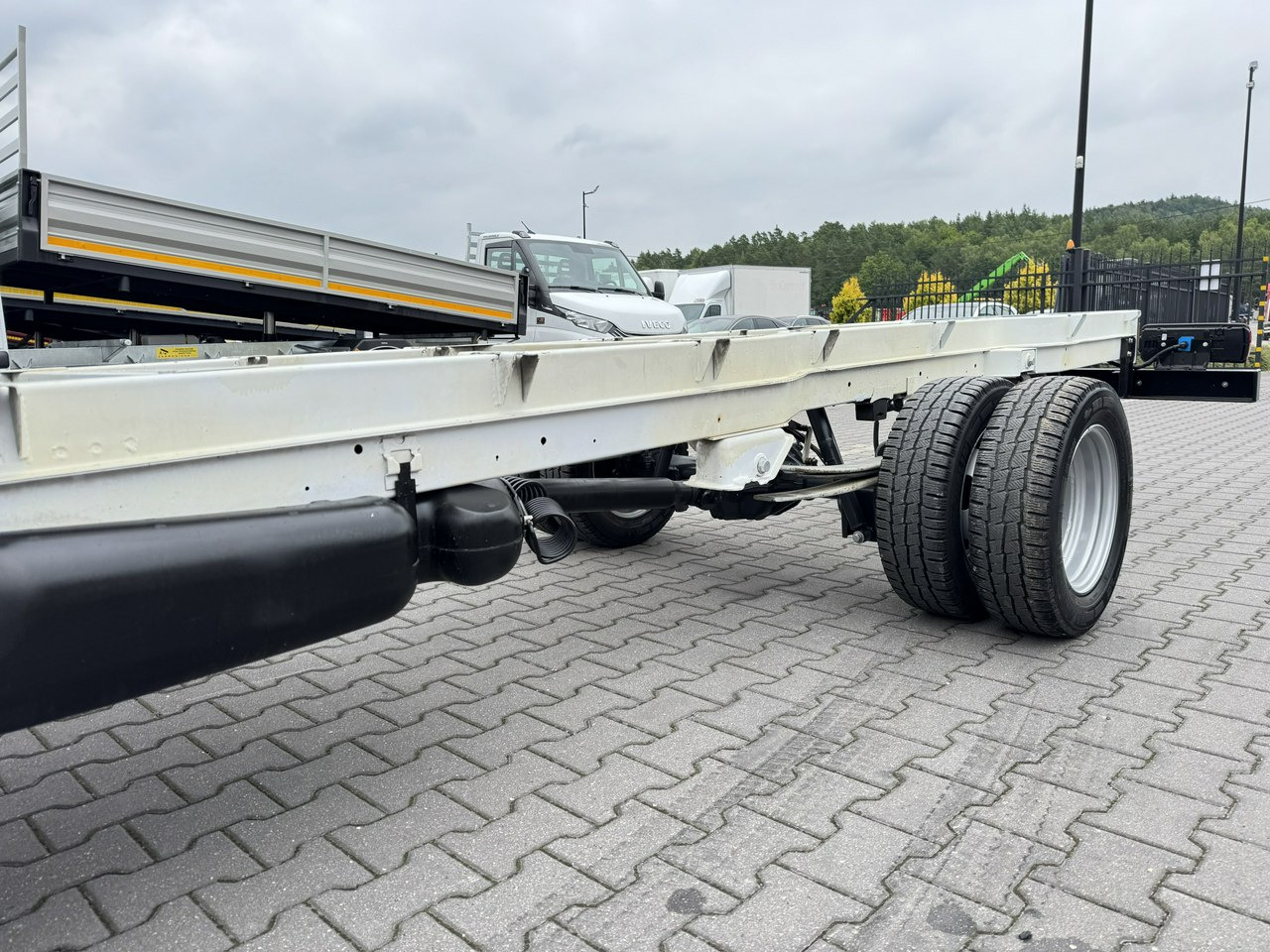 Cab chassis truck Mercedes Sprinter: picture 10