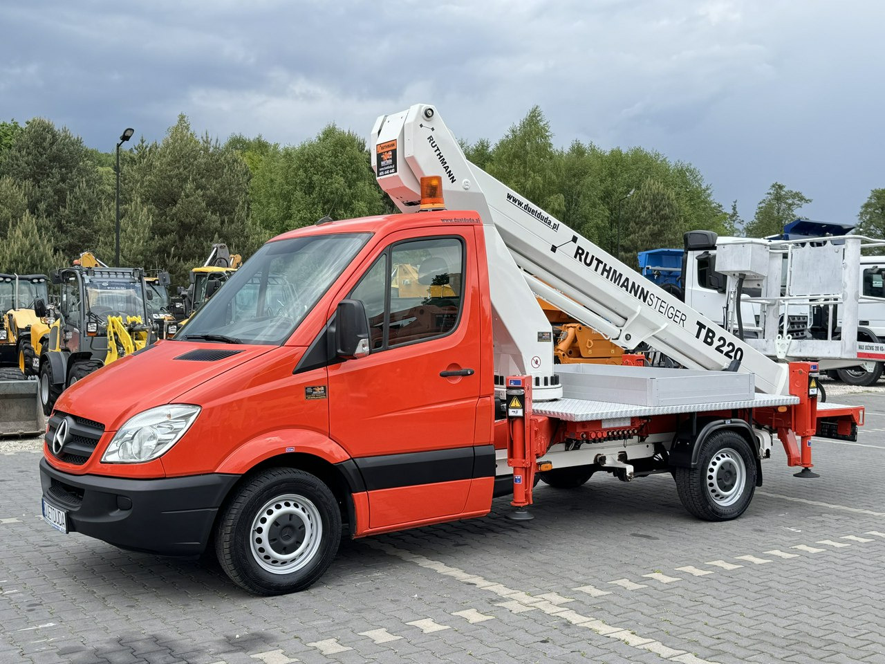 Mercedes Sprinter - Truck mounted aerial platform: picture 3 Mercedes Sprinter - Truck mounted aerial platform: picture 3