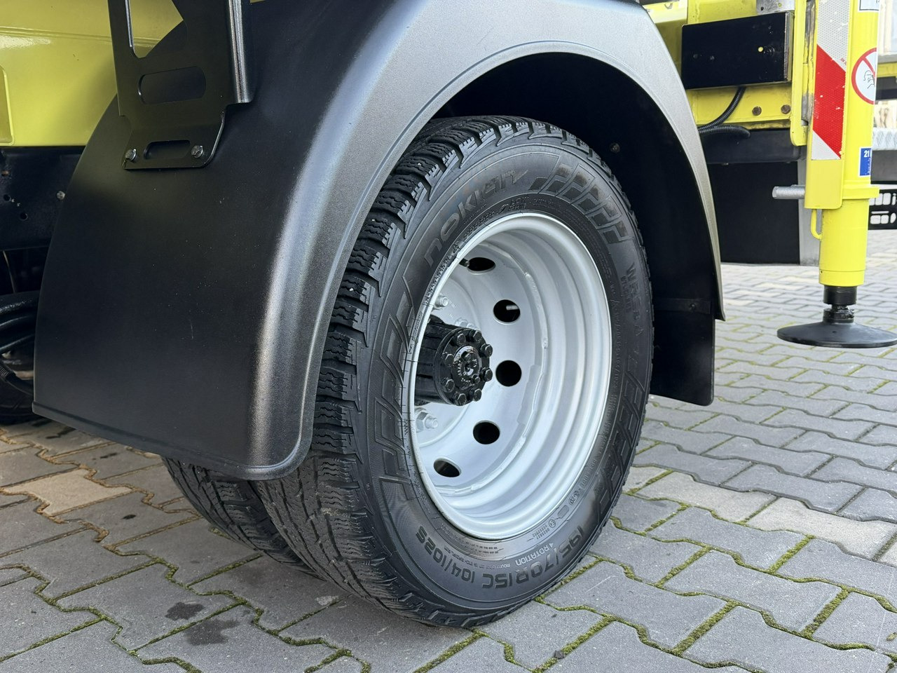 Nissan Cabstar - Truck mounted aerial platform: picture 5 Nissan Cabstar - Truck mounted aerial platform: picture 5