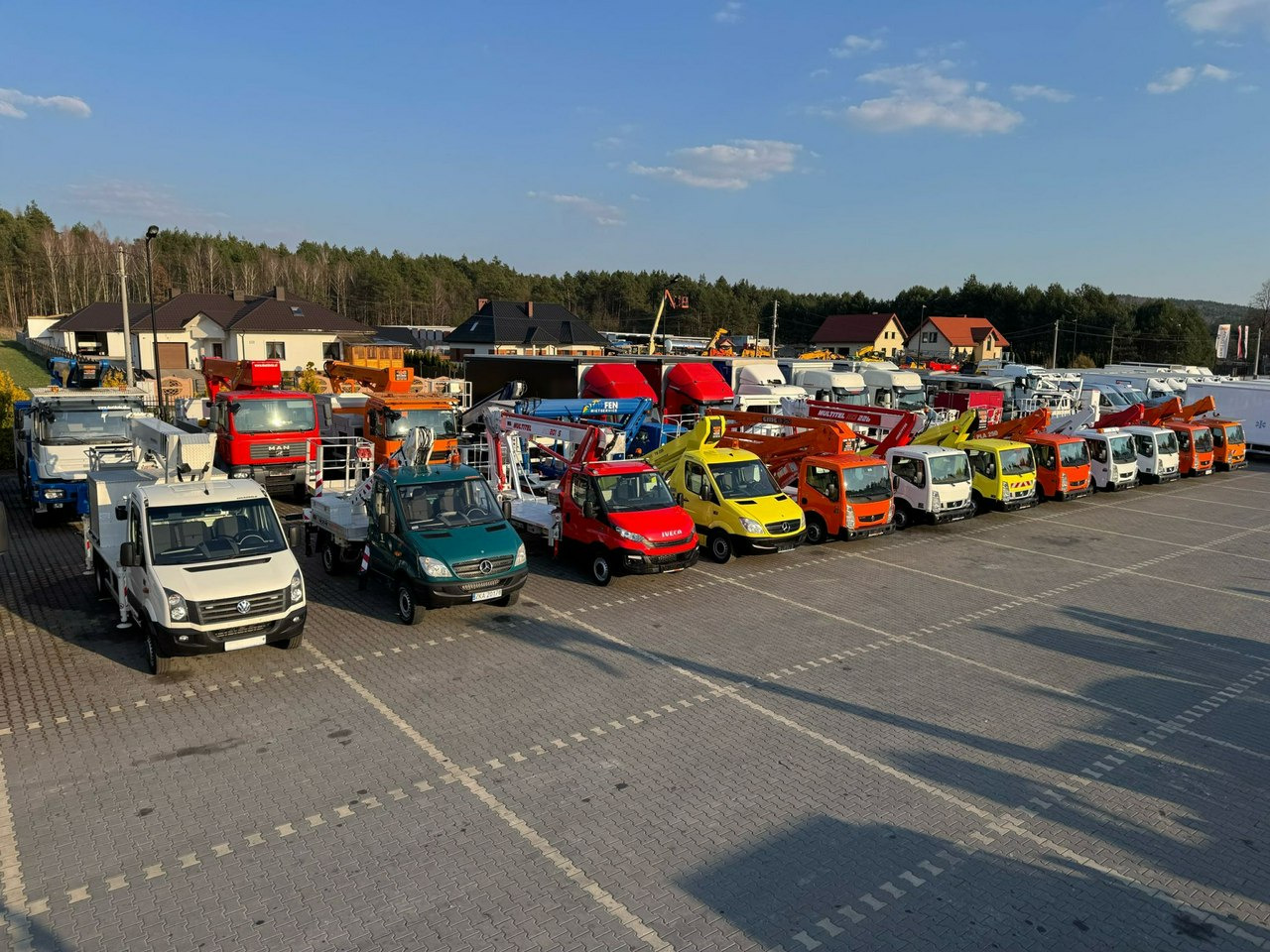 Nissan Cabstar - Truck mounted aerial platform: picture 4 Nissan Cabstar - Truck mounted aerial platform: picture 4