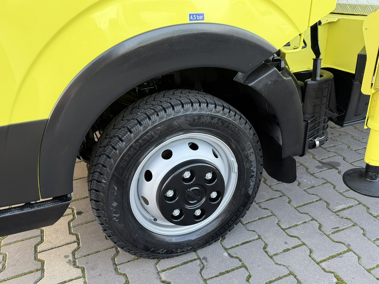 Nissan Cabstar - Truck mounted aerial platform: picture 3 Nissan Cabstar - Truck mounted aerial platform: picture 3