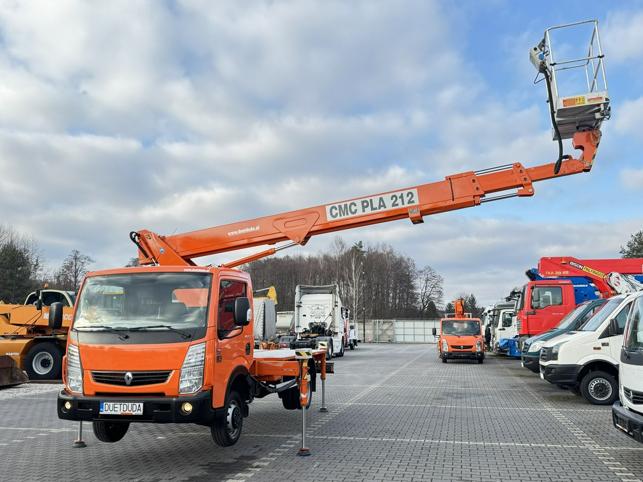 Renault Maxity - Truck mounted aerial platform: picture 4 Renault Maxity - Truck mounted aerial platform: picture 4