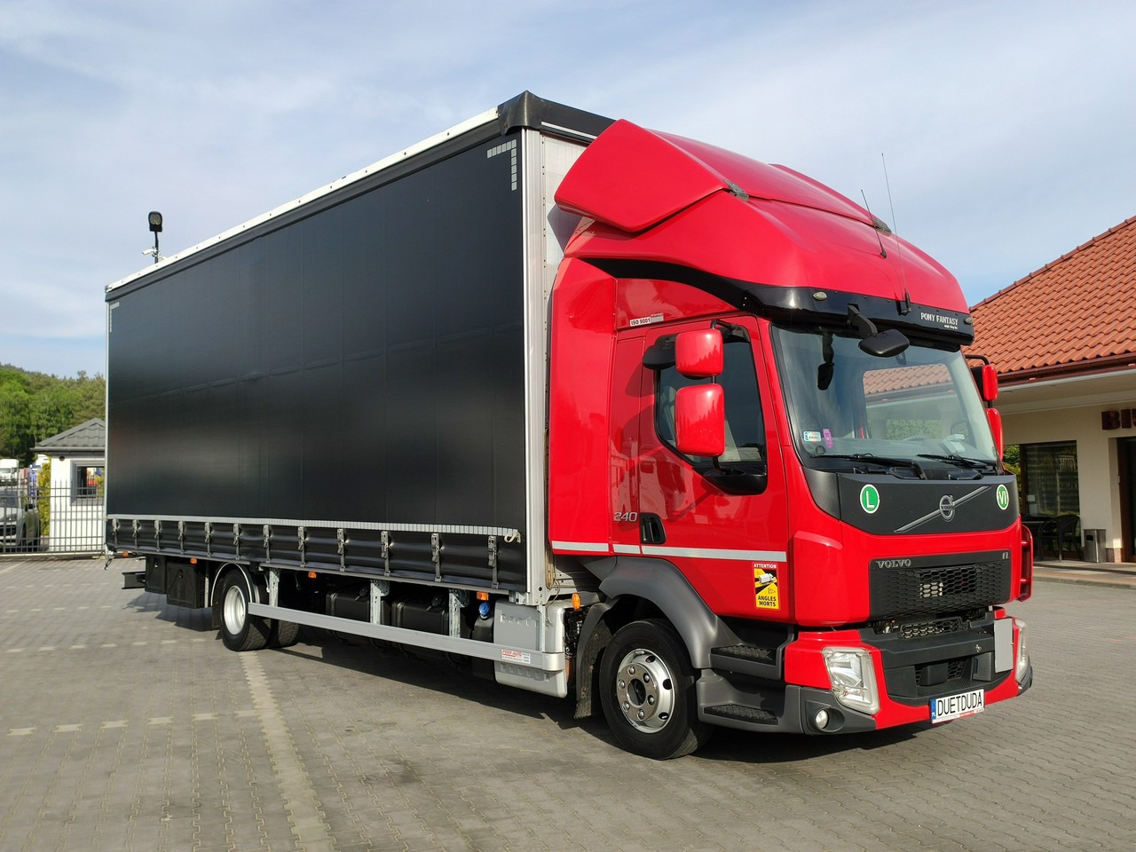 Volvo FL12.240 E6 Firana Tył Drzwi Dach Zsuwany Bogato Wyposażony !!! - Curtain side truck: picture 1 Volvo FL12.240 E6 Firana Tył Drzwi Dach Zsuwany Bogato Wyposażony !!! - Curtain side truck: picture 1