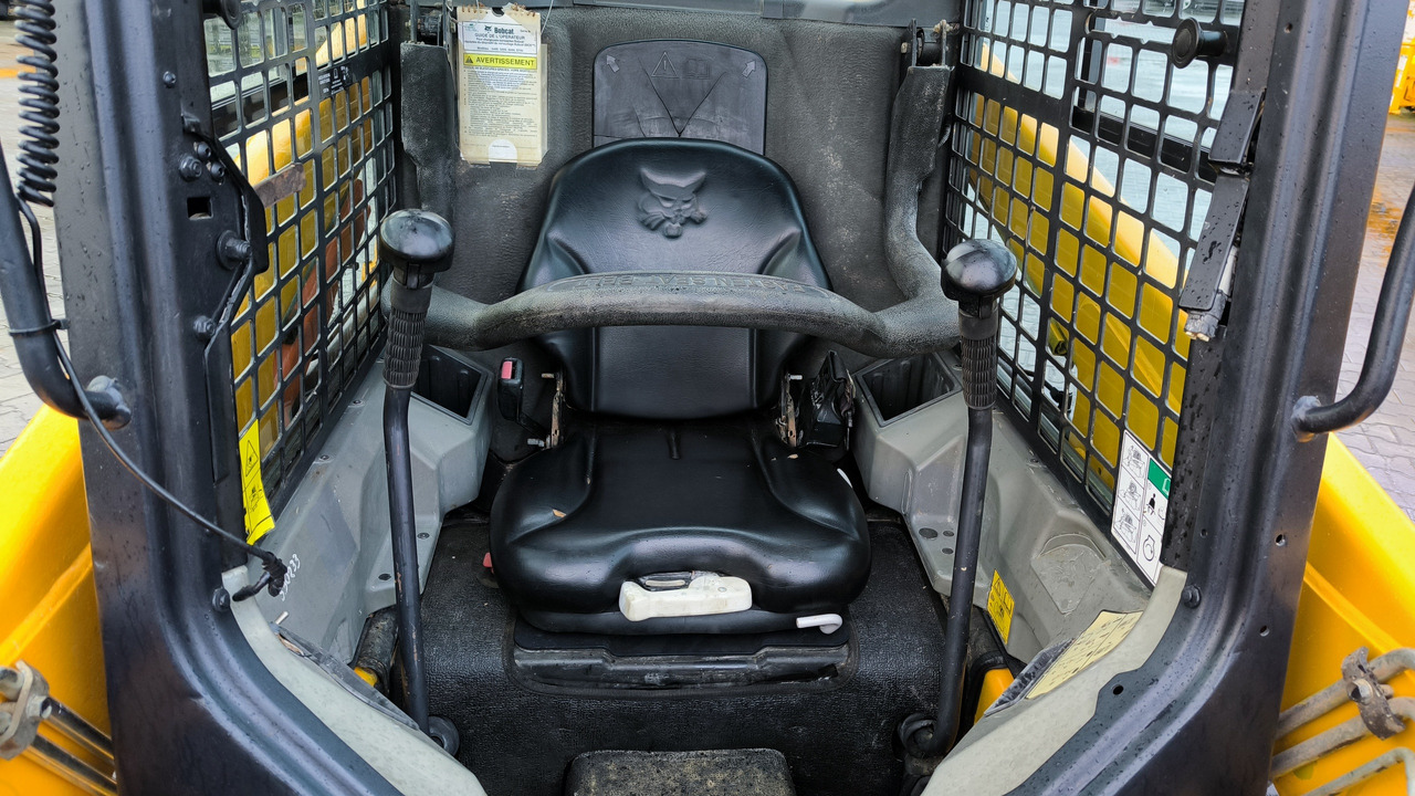 Skid steer loader BOBCAT S450: picture 8