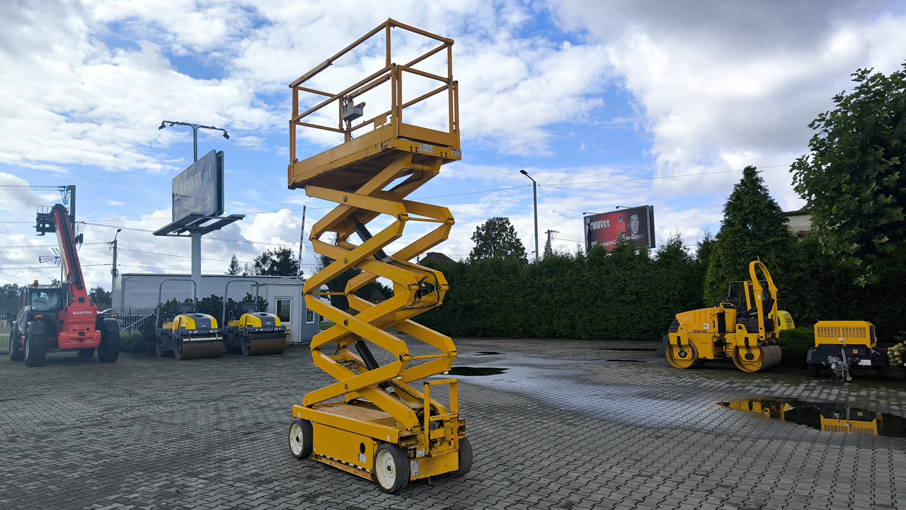 Scissor lift SKYJACK SJ III 3226: picture 11